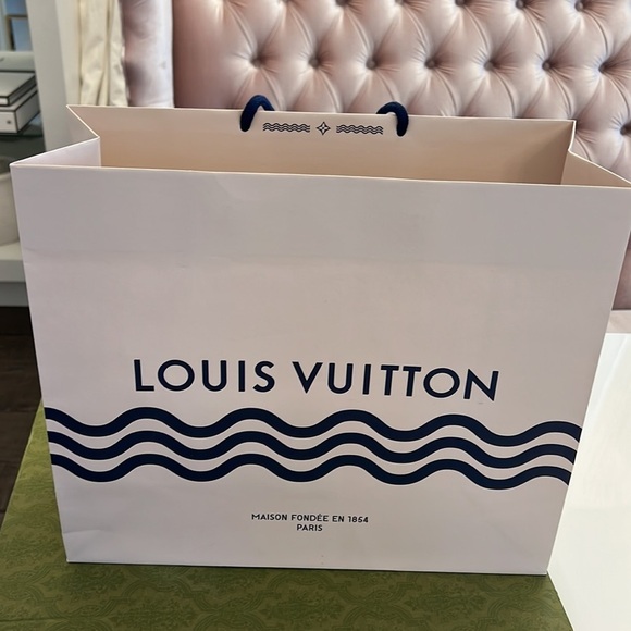 LOUIS VUITTON PAPER BAG FROM CAPRI ITALLY LV STORE - Picture 4 of 17